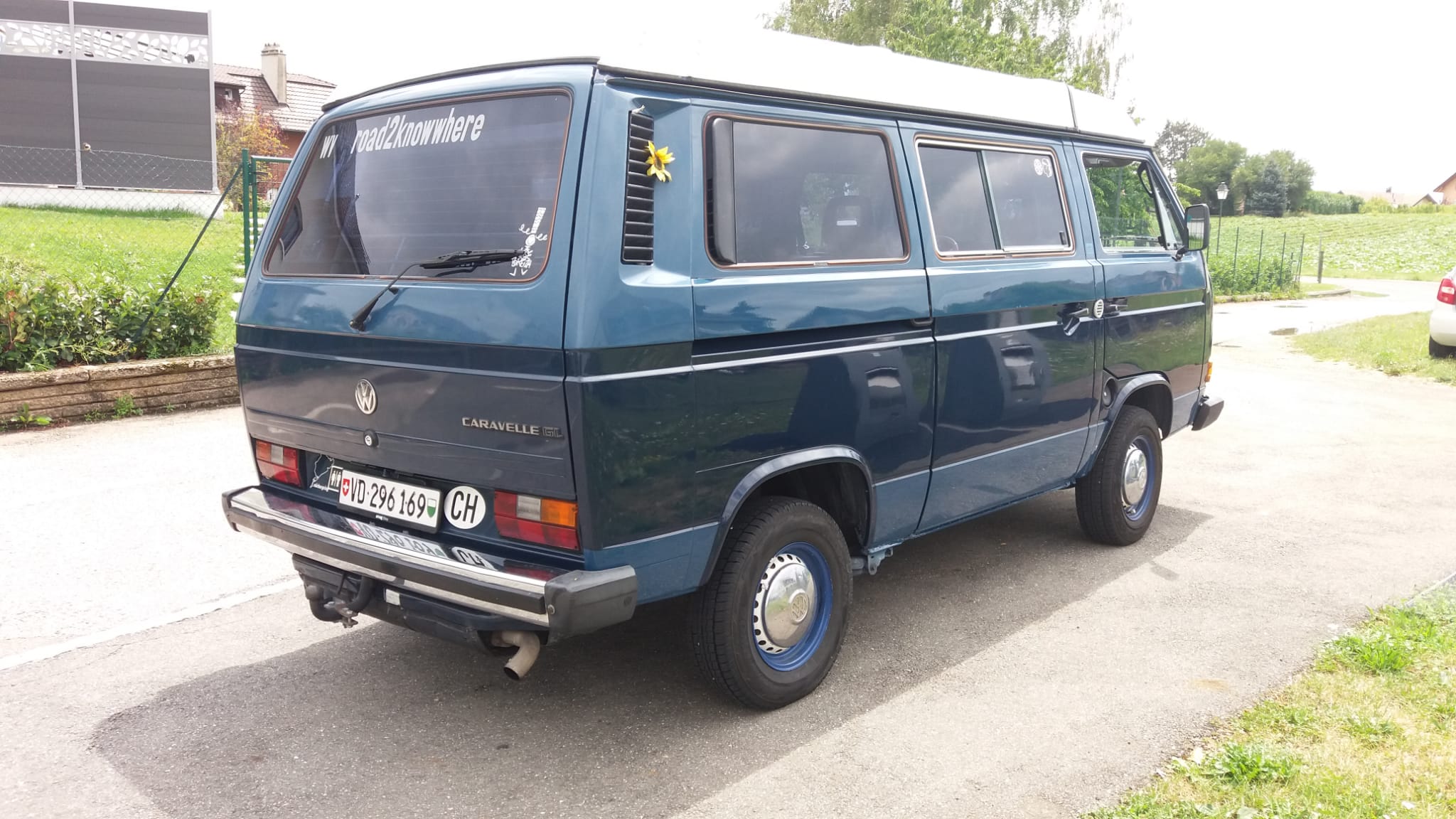 Vous noter le tournesol sur la grille ar clin d'oeil a la zone