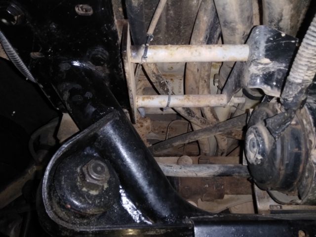 3 Fixation côté droit~1.jpg